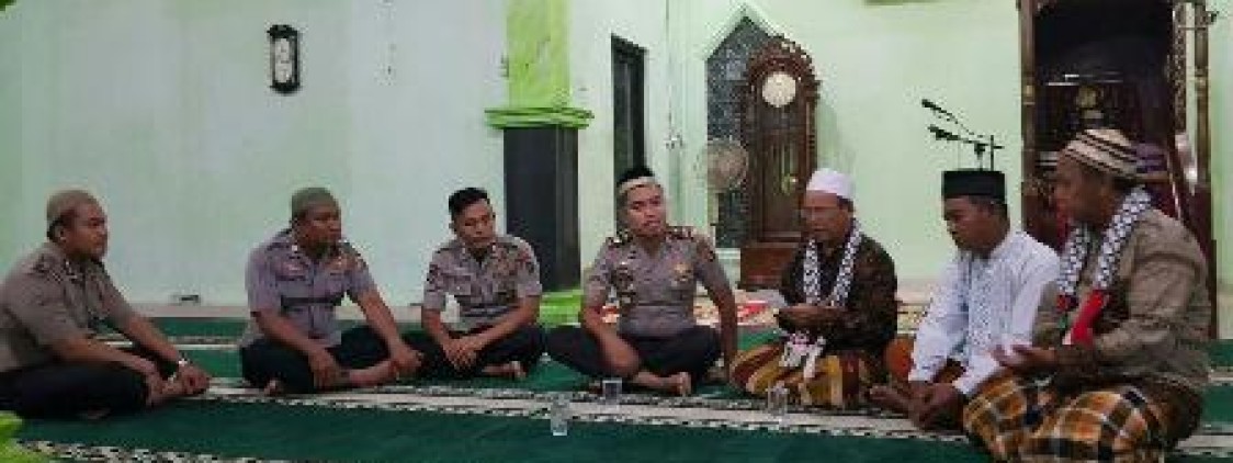 Polsek Sungaiselan Sambangi Tokoh Agama, Ajak Tolak Berita Hoax