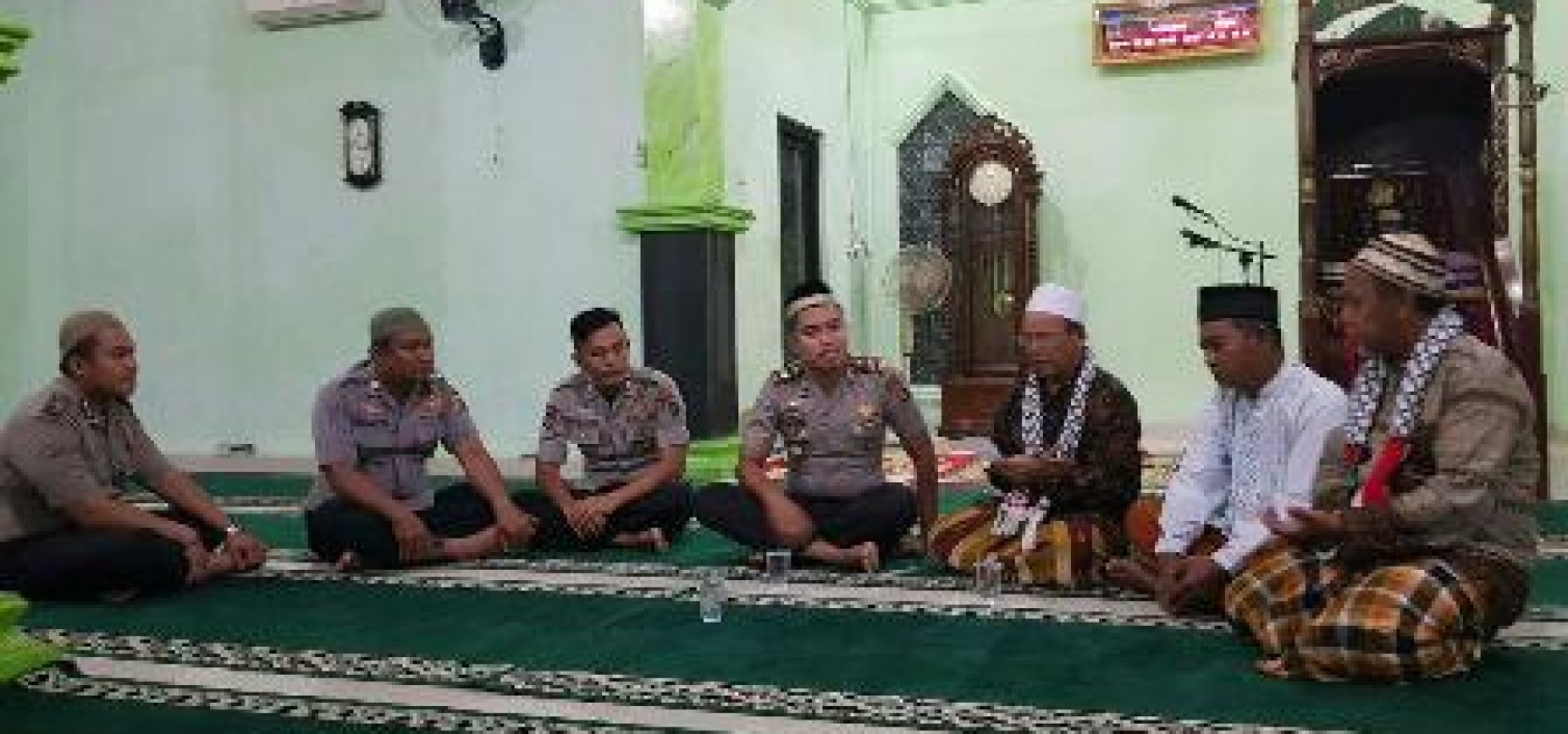 Polsek Sungaiselan Sambangi Tokoh Agama, Ajak Tolak Berita Hoax