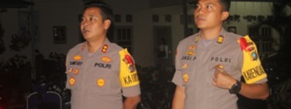 Kapolres Bangka Tengah Turun Langsung Pantau Pengamanan Misa Malam Natal Di Gereja