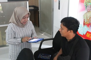 (Tim Memberikan Arahan Pengisian Kuisioner)