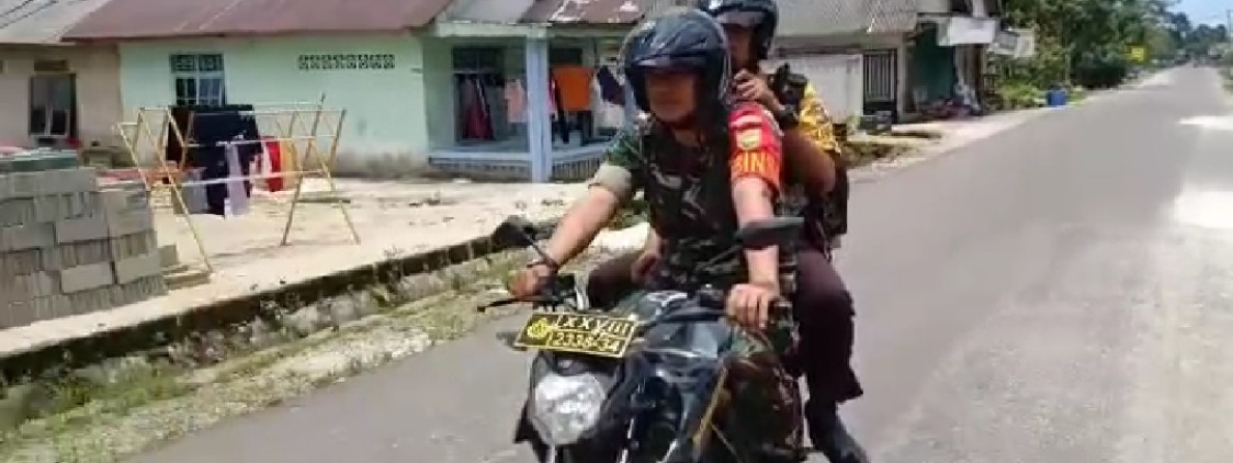 TNI – Polri Bahu Membahu Menghimbau Warga Bangka Tengah Hindari Keramaian