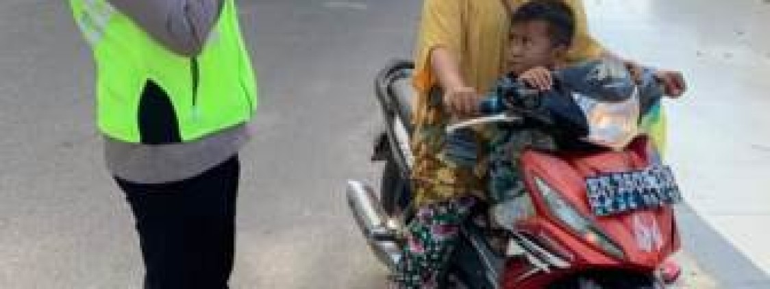 Sat Lantas Polres Bangka Tengah himbau penguna kendaran untuk selalu mengggunakan Masker
