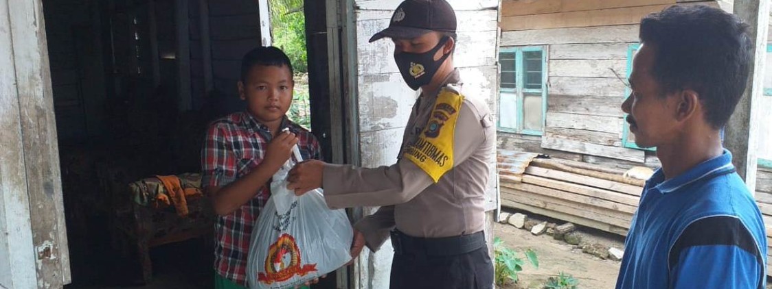 Kapolsek koba salurkan 220 paket sembako dalam rangka menyambut Hari Bhayangkara ke -74