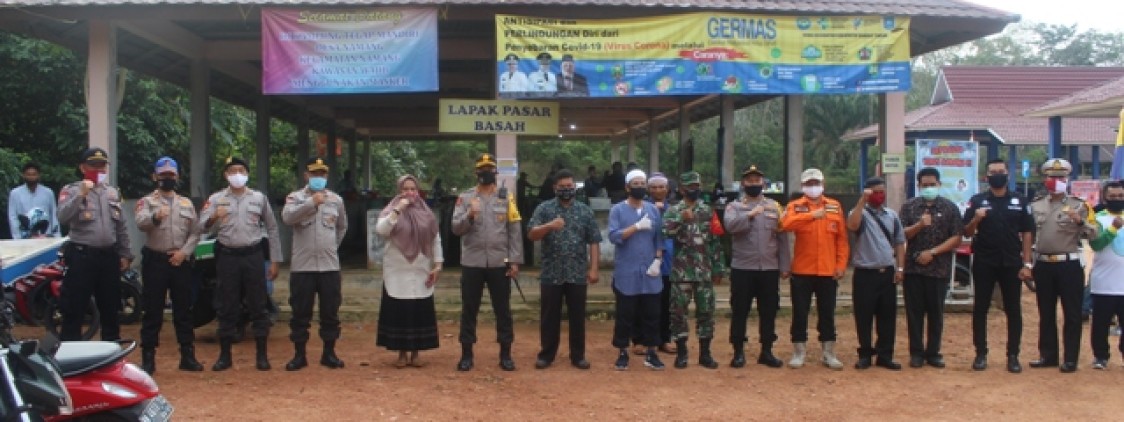 Kapolres bangka tengah, bersama jajaran Forkopimda Launching Pasar Peduli yang menerapkan protokol kesehatan Covid 19 di Desa Namang