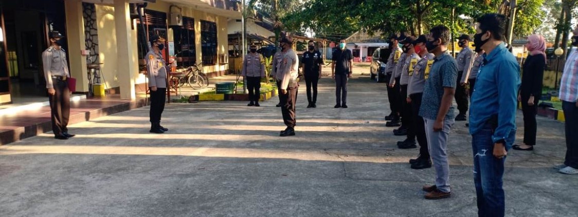 5 Araha Kapolres Bangka Tengah ambil apel pagi di Polsek Koba
