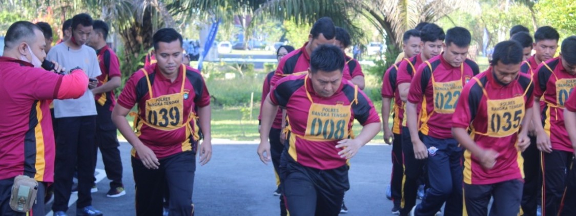 Jaga Kebugaran Tubuh, anggota Polres Bangka Tengah Ikuti Tes Kesemaptaan Jasmani Semester I