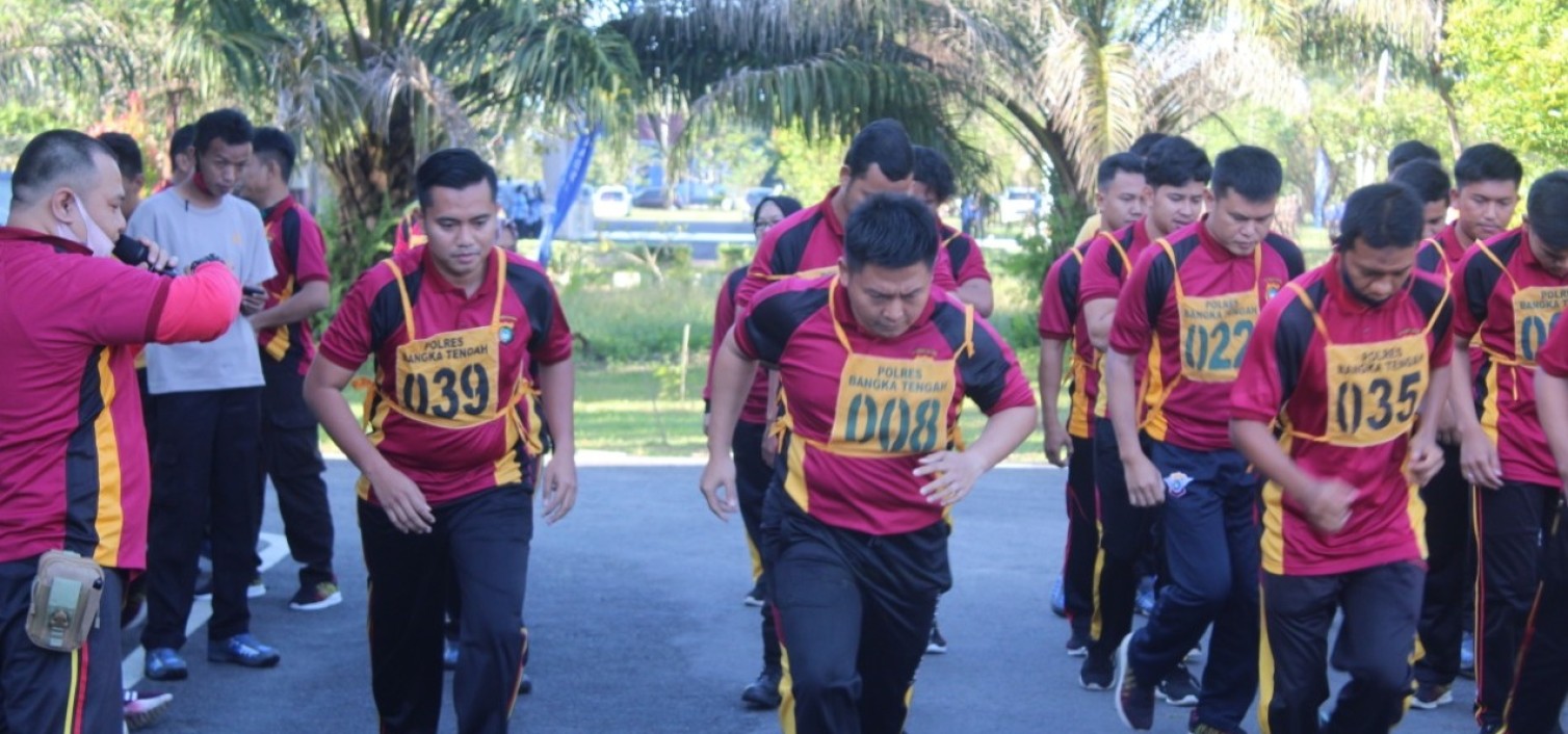 Jaga Kebugaran Tubuh, anggota Polres Bangka Tengah Ikuti Tes Kesemaptaan Jasmani Semester I