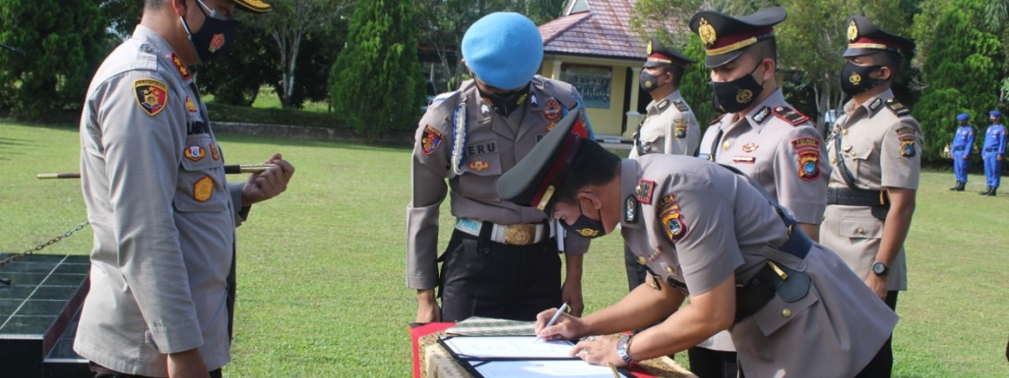 Kapolres Pimpin Upacara Sertijab 4 Perwira Polres Bateng