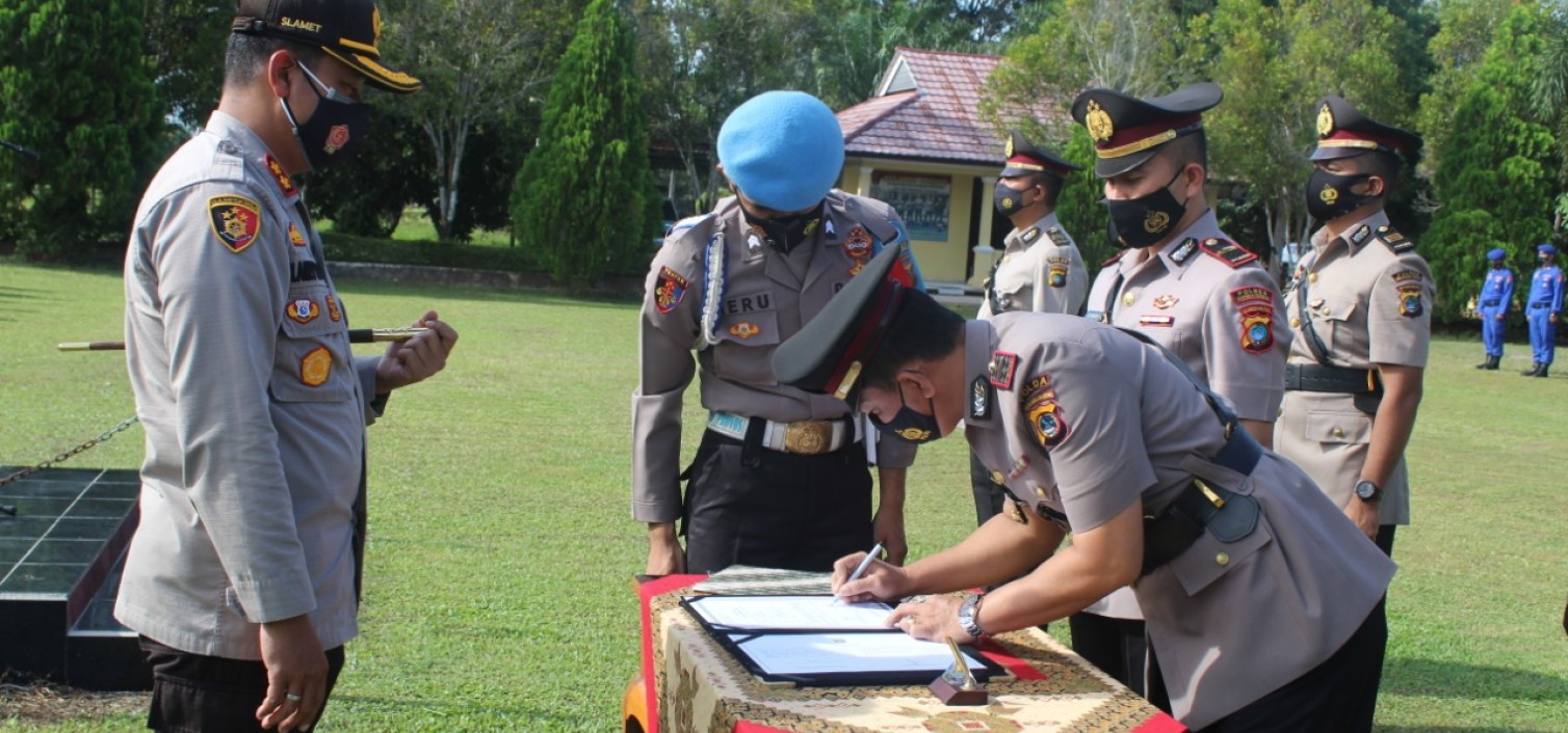 Kapolres Pimpin Upacara Sertijab 4 Perwira Polres Bateng