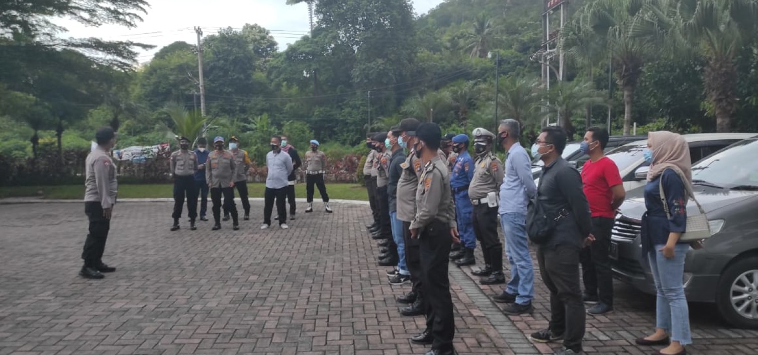 Polres Bangka Tengah kerahkan puluhan personil dalam kegiatan Debat Kandidat Calon Bupati dan Wakil Bupati