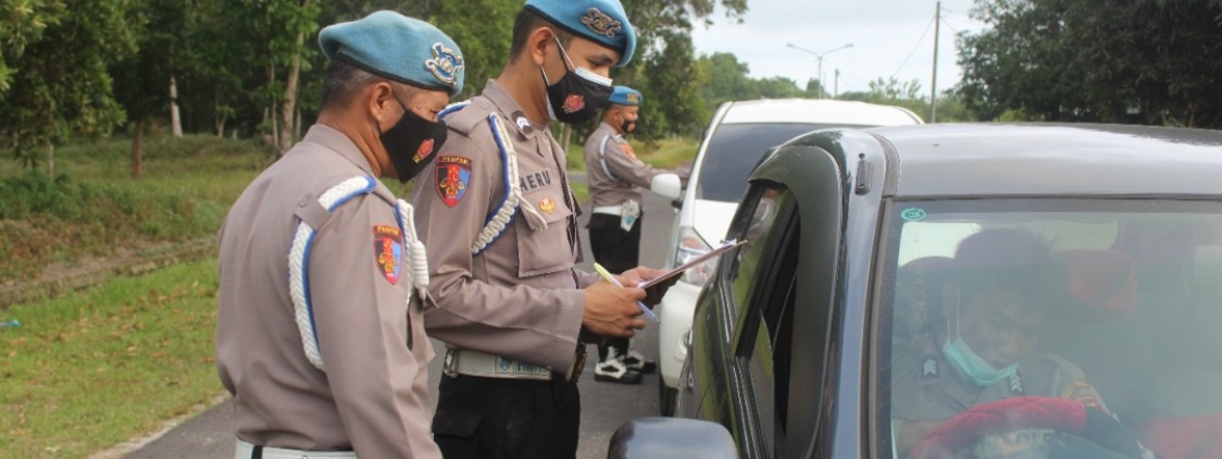 Menjaga kedisiplinan Polri, Provos Polres Bateng cek personil saat masuk Mako
