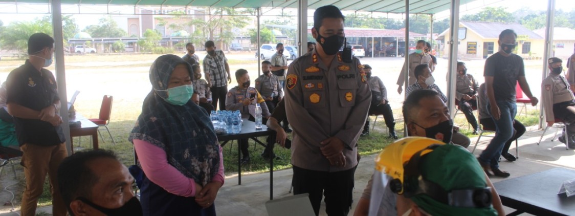 Ratusan Anggota Polres Bateng Jalani Suntik Vaksin Covid-19 Tahap 1