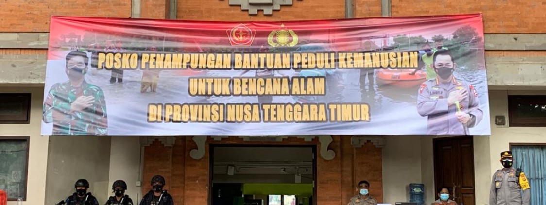 Polda Bali Distribusikan Bantuan Empat Polda Untuk Korban Banjir Bandang NTT