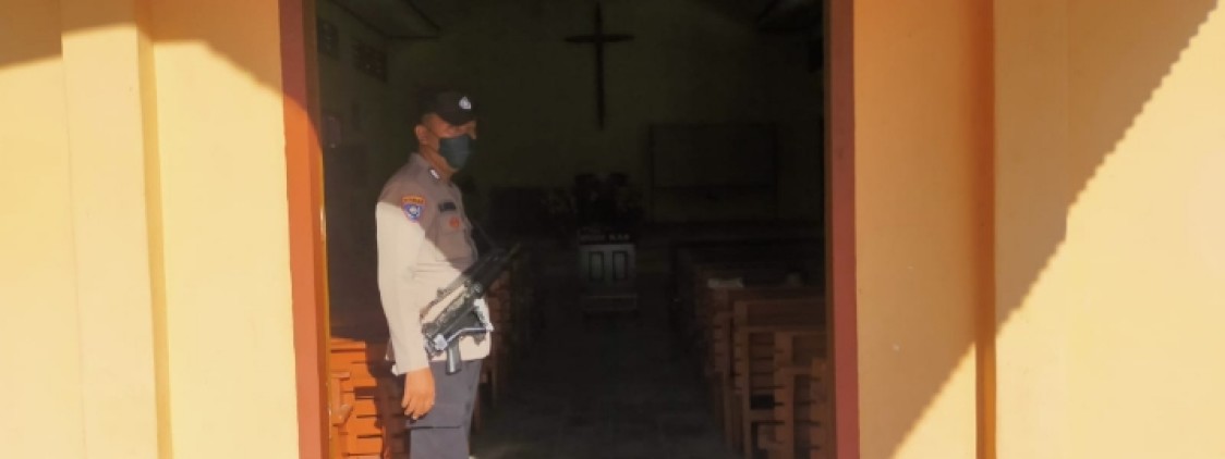 Cegah covid-19 di tempat ibadah, personi Polsek Sungaiselan lakukan sosialisasi 5 m