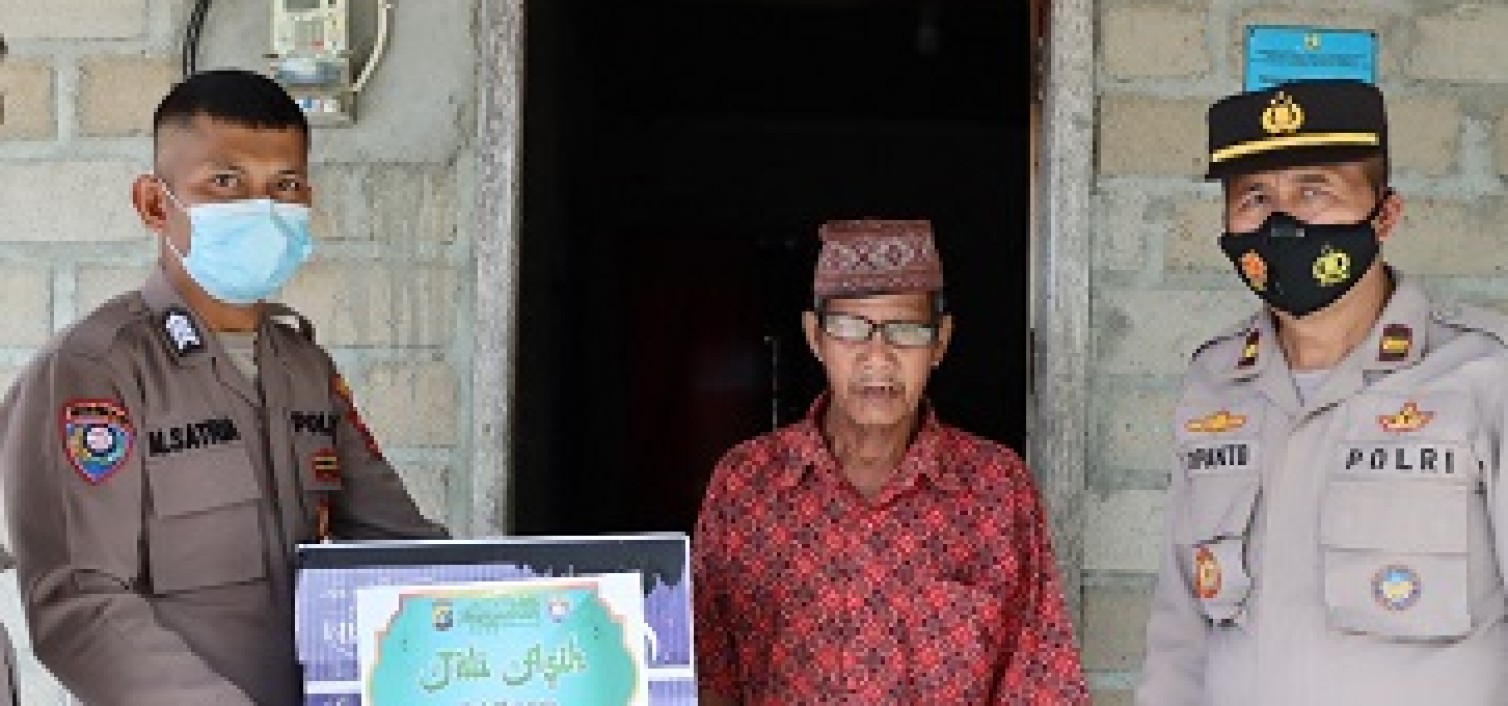 Semarak Bulan suci Ramadhan Sat Binmas Polres Bateng berikan tali asih bagi Warga kurang mampu
