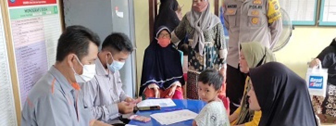 Polsek Koba Pantau Lansung Penyaluran Bansos BPT dan BLT