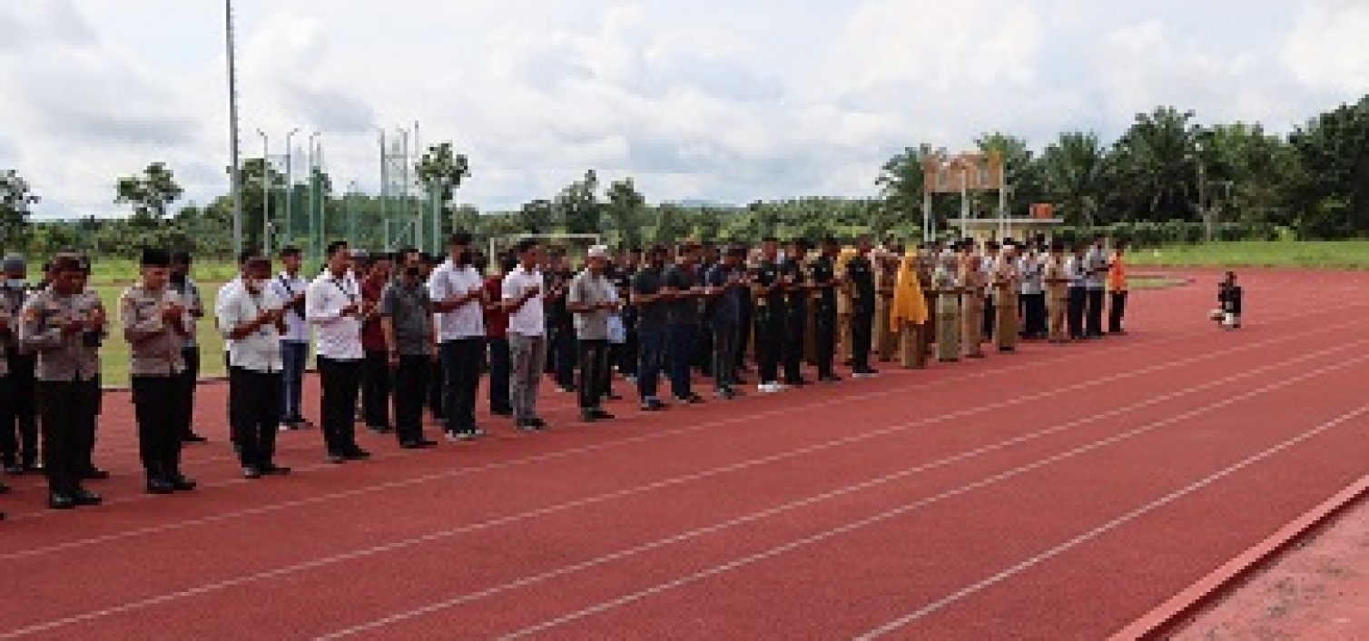 Duka KanJuruhan, Polres Bateng dan ASN Pemkab Doa Bersama Di Stadion