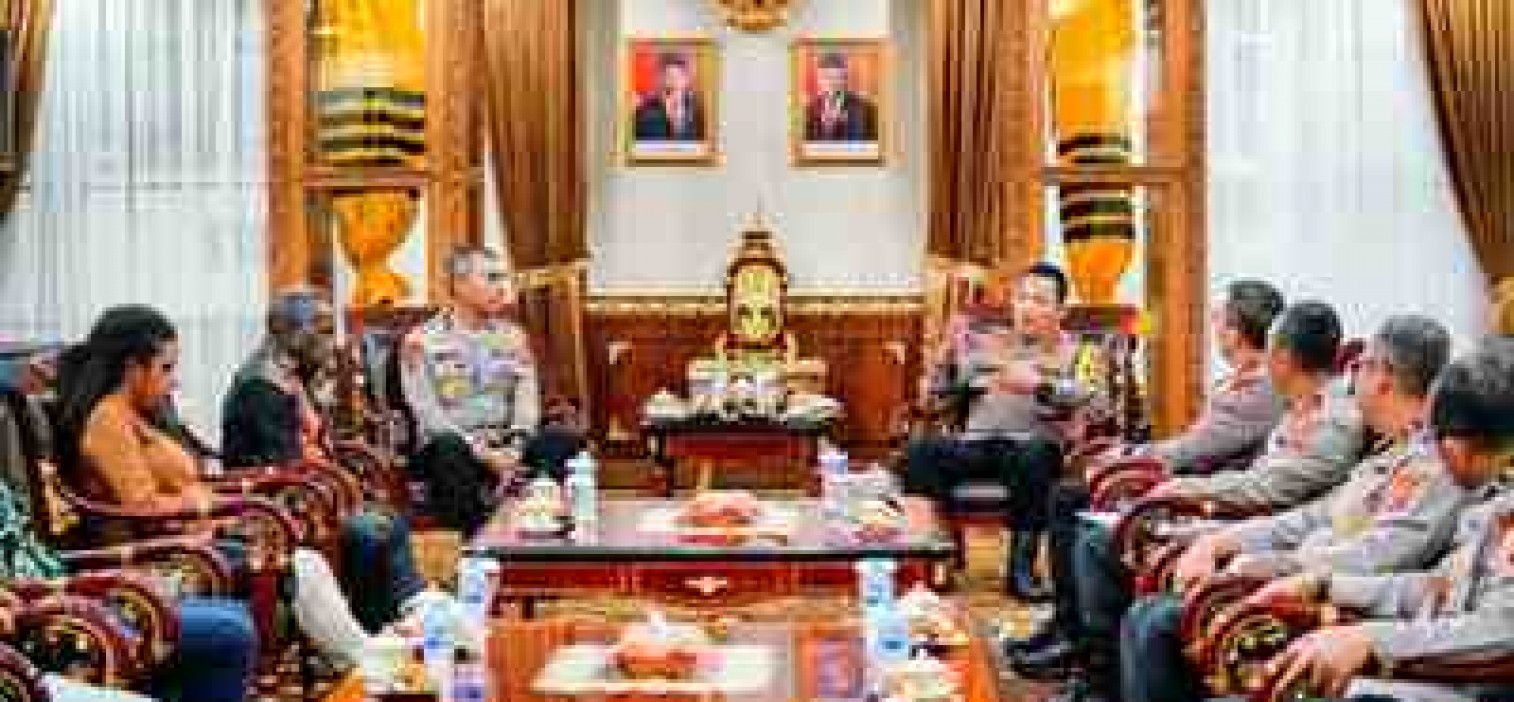 Kapolri Temui Negosiator Pembebasan Pilot Susi Air, Apresiasi Kedepankan Soft Approach