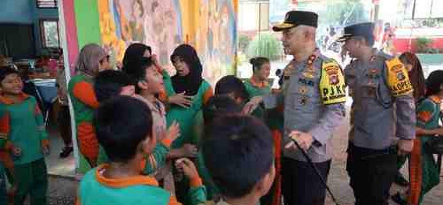 Kapolda Babel Blusukan Kesejumlah Sekolah Di Kota Pangkalpinang, Pastikan Situasi Kamtibmas