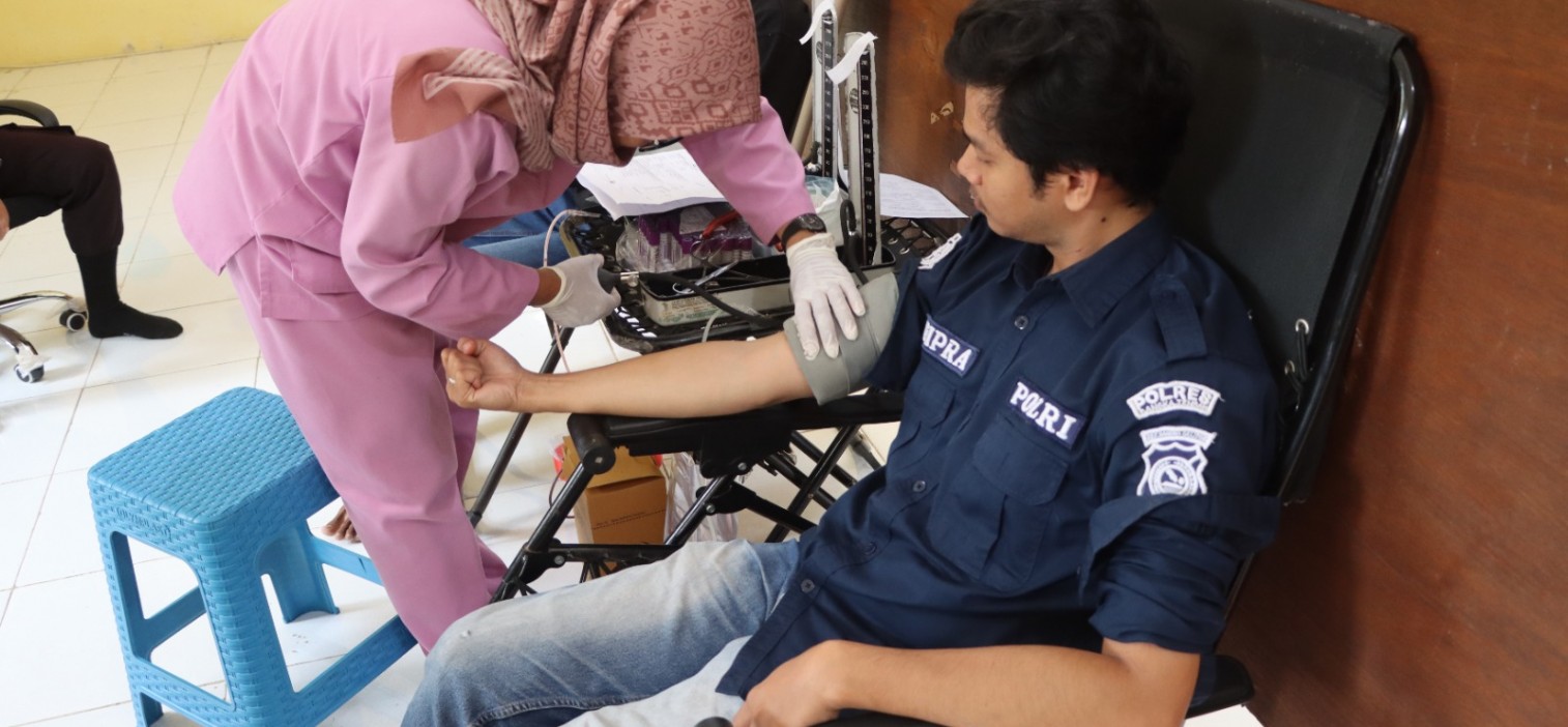 Polres Bangka Tengah Gelar Donor Darah Serentak Sambut Hari Jadi Humas Polri ke-73