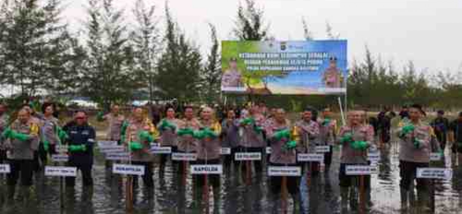 Polda Babel Dan Jajaran Galakkan Ketahanan Bumi Penanaman Sejuta Pohon, Tanam 10.500 Bibit Dilahan Seluas 23,5 Hektar