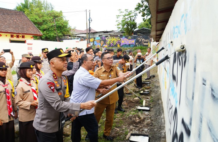 Polda Babel Hapus Simbol Geng Motor, Irjen Pol Hendro : Kami Dorong Masyarakat Jangan Takut Dan Jangan Ragu