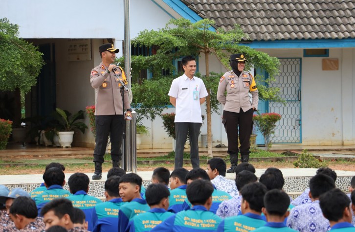 Tingkatkan Kesadaran Berlalu Lintas, Polres Bangka Tengah Gelar Sosialisasi di SMKN 1 Koba