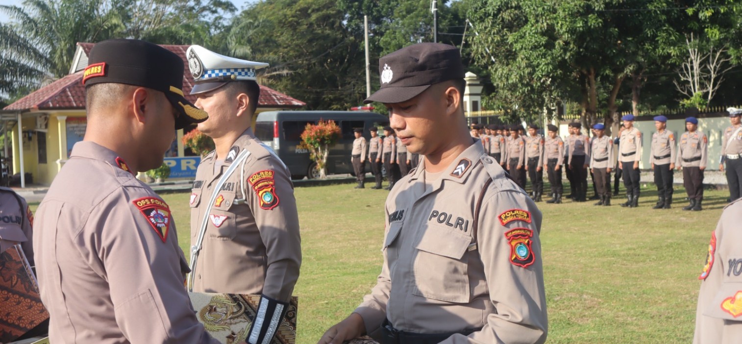 Polres Bangka Tengah Gelar Upacara Hari Kesadaran Nasional dan Berikan Reward kepada Personel Berprestasi