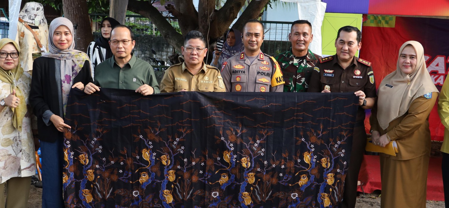POLRES BANGKA TENGAH TURUT MERAMAIKAN NGABUBUART 2025, DUKUNG PENGEMBANGAN EKONOMI KREATIF