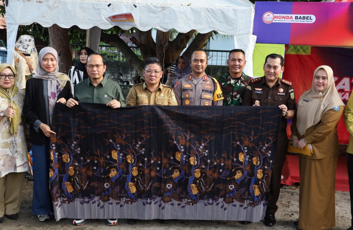 POLRES BANGKA TENGAH TURUT MERAMAIKAN NGABUBUART 2025, DUKUNG PENGEMBANGAN EKONOMI KREATIF