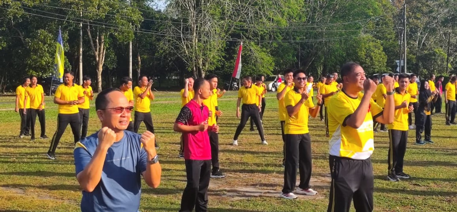 Polres Bangka Tengah dan Pemkab Gelar Senam Bersama Sambut HUT RI ke-80