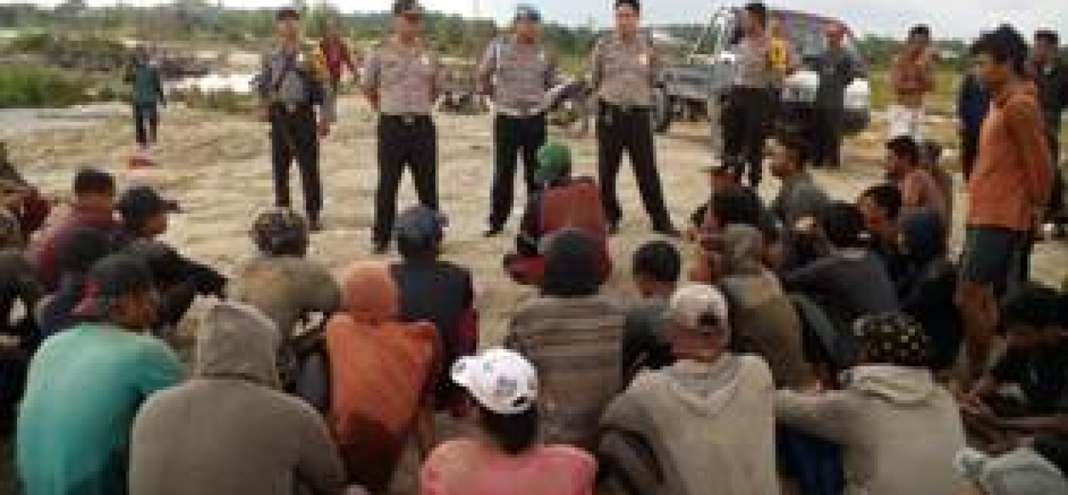 Kapolsek Koba Lakukan Langkah Persuasif Agar Penambang Stop Penambangan Liar