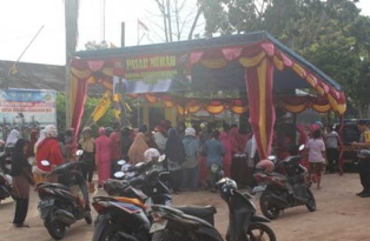 Kurang Dari 2 Jam Pasar murah Polres Bateng Ludes Diserbu Warga