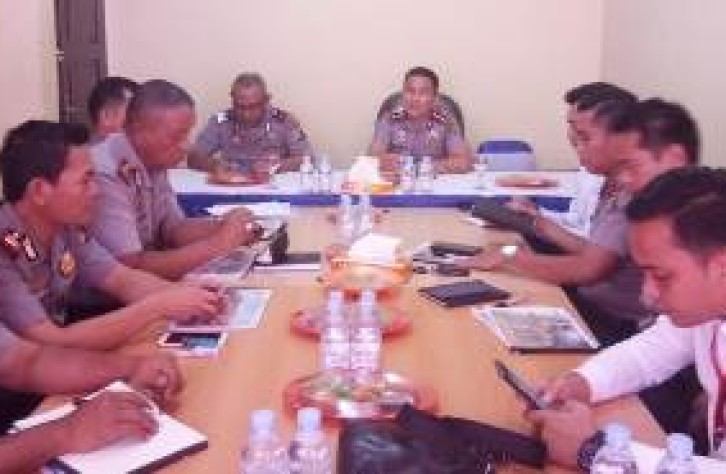 Kapolres Bateng Gelar Anev Kinerja Di Polsek Lubuk Besar