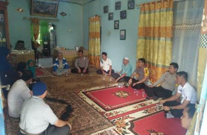 Kapolres Bateng Sambangi Keluarga Korban Lion air JT610 di kecamatan koba
