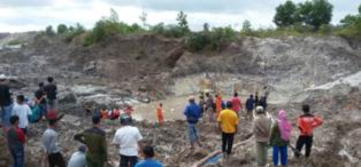 Laka Kerja, 4 Penambang Pasir Timah Tertimbun Tanah
