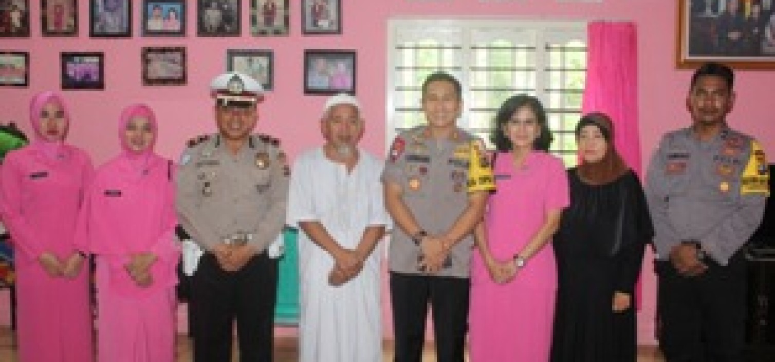 HUT Bhayangkara, Kapolres Anjangsana Ke Purnawirawan Polri dan Bakti Sosial Kepada Keluarga Kurang Mampu