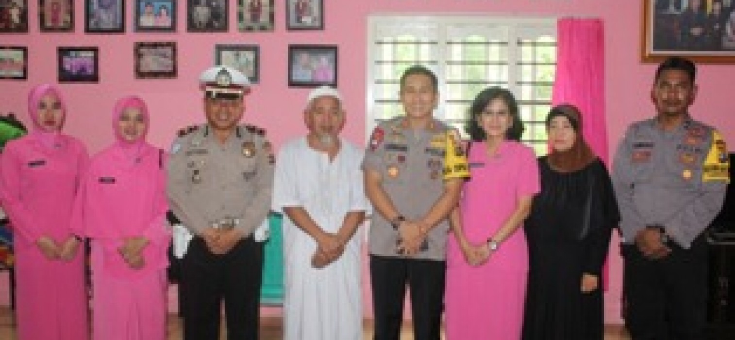 HUT Bhayangkara, Kapolres Anjangsana Ke Purnawirawan Polri dan Bakti Sosial Kepada Keluarga Kurang Mampu