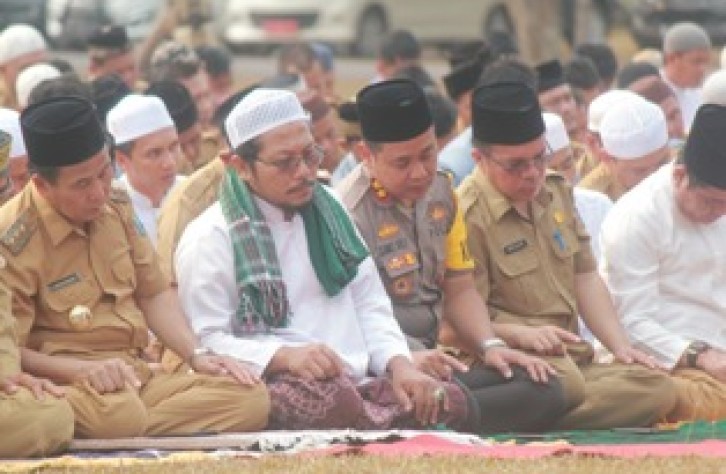 Meminta Hujan Para Jemaah Khusyuk Shalat Istisqah