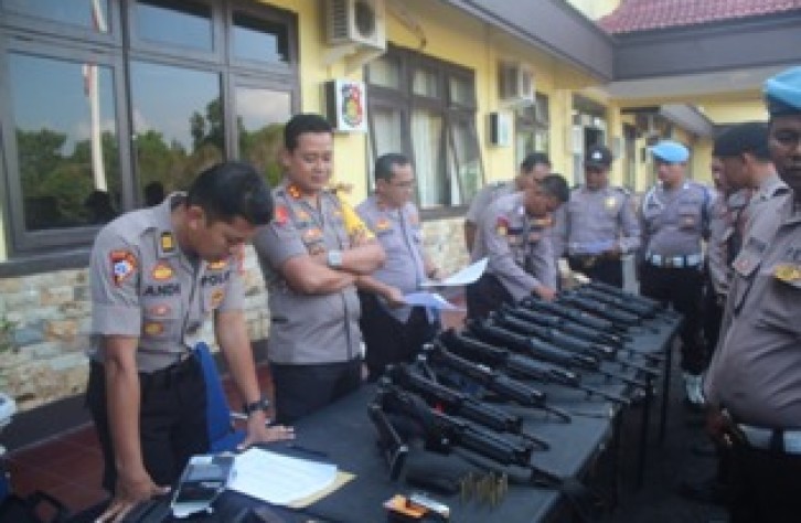 Kapolres Bangka Tengah Cek dan Periksa Senpi Dinas