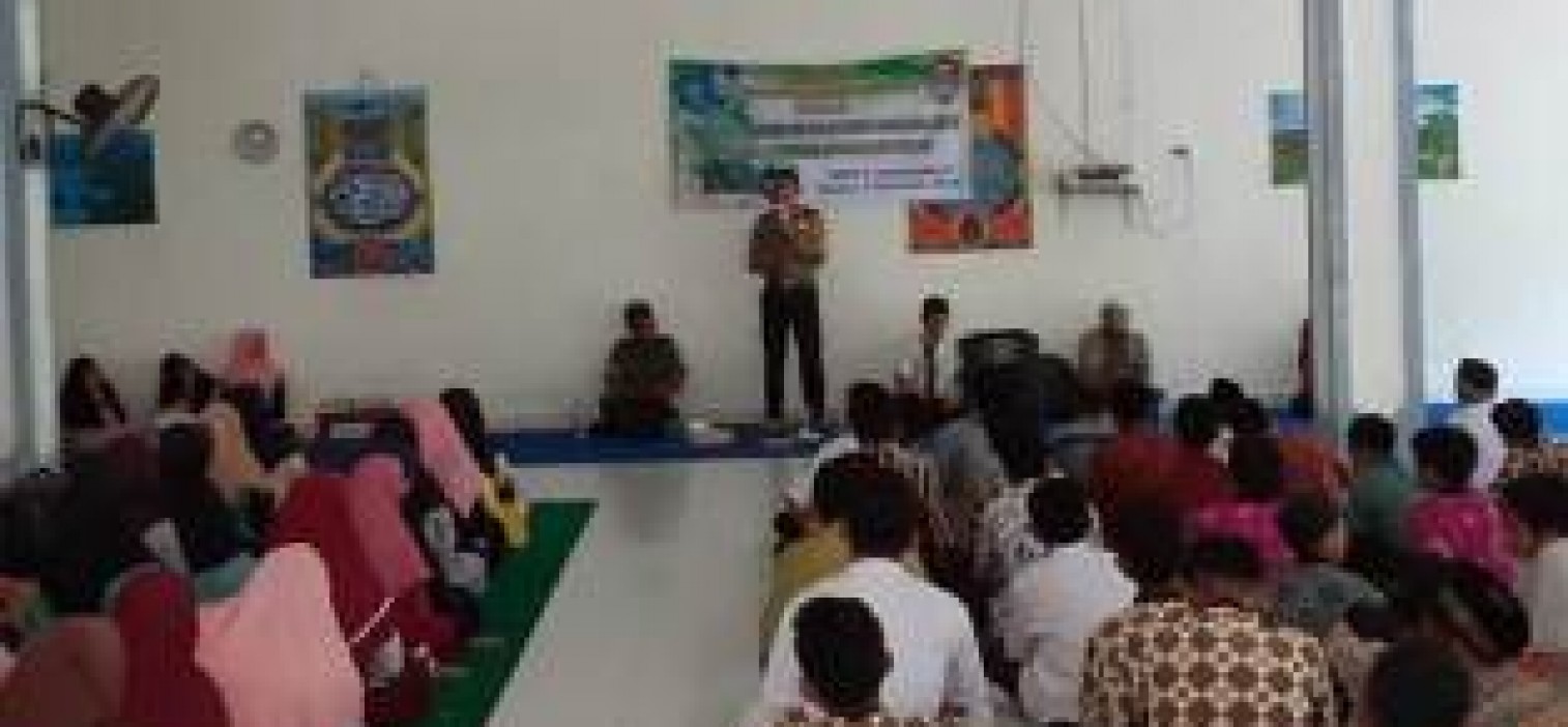 Bhabinkamtibmas Desa simpang Katis Hadir Pada Maulid Nabi Muhammad SAW yang Digelar Oleh SMP N 1 Simpang Katis