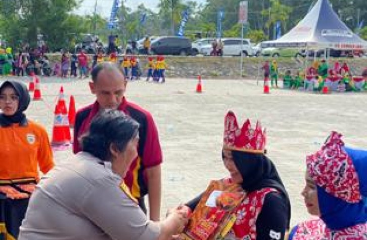 Tampil Pada Lomba Bedincak, Bhayangkari Bangka tengah Sukses Gaet Juara Pertama