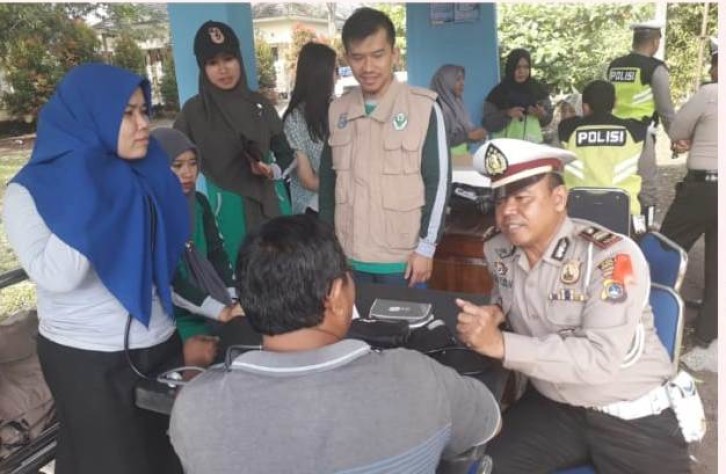 Bersama Dinas Kesehatan Kab. Bangka tengah , Sat Lantas Gelar Pemeriksaan Kesehatan Supir Angkutan Umum