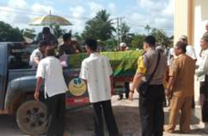 Mobil Patroli Polisi Bantu Hantarkan Jenazah Ke Pemakaman