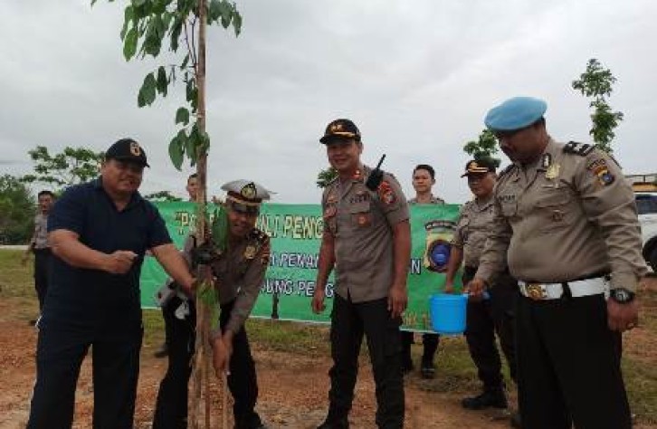 Puncak Penghijauan, Polres Bangka tengah Kolaborasi Dengan Pemkab Bangka tengah