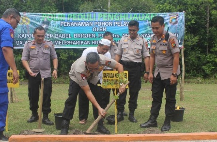 Polri Peduli Penghijauan, Kapolda Kep. Babel Tanam Pohon Pelawan