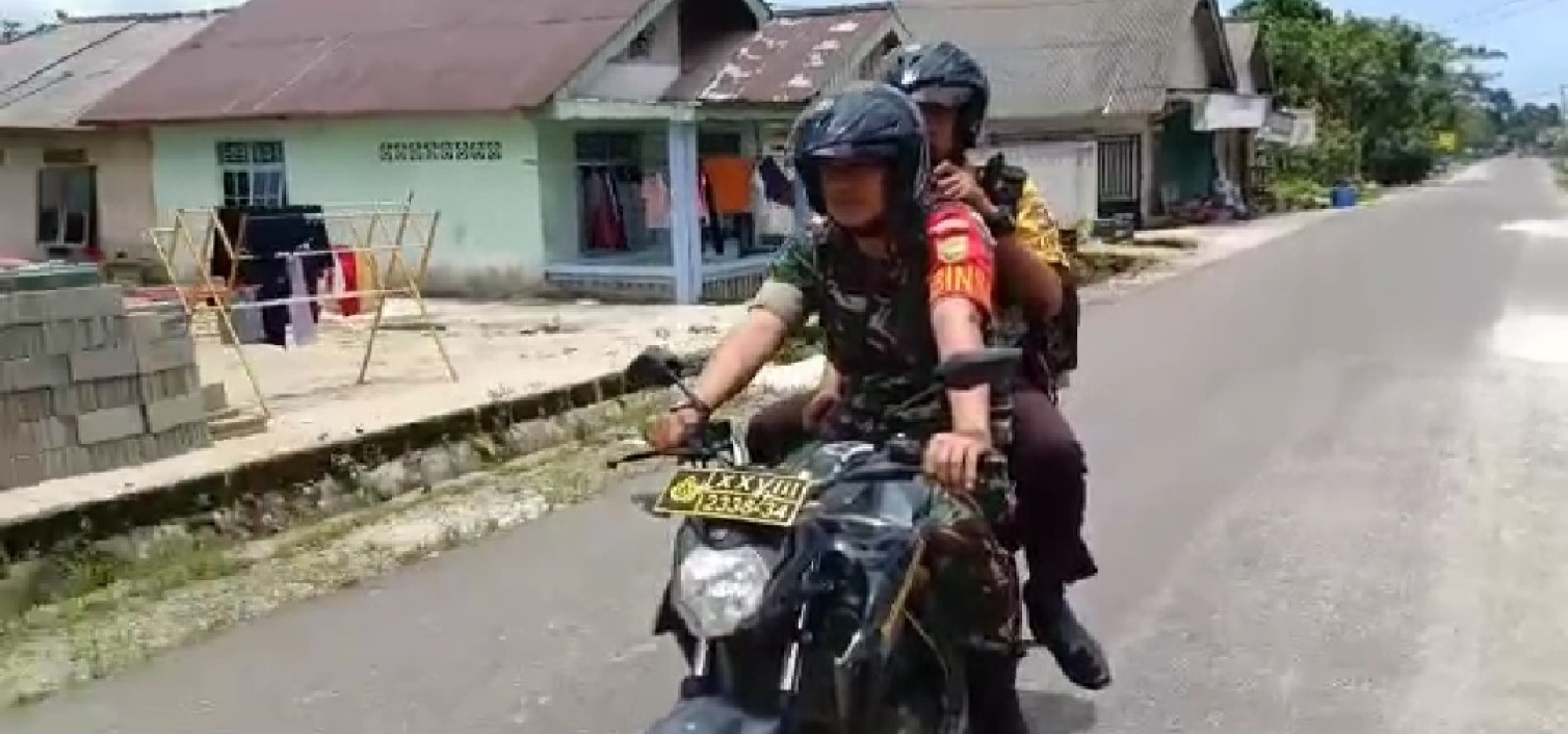 TNI – Polri Bahu Membahu Menghimbau Warga Bangka Tengah Hindari Keramaian