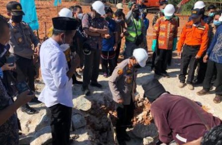 Kapolres bangka tengah bersama Forkopimda Meletakan Batu Pertama Pembangunan Rumah Sakit Pratama Kab.Bangka Tengah