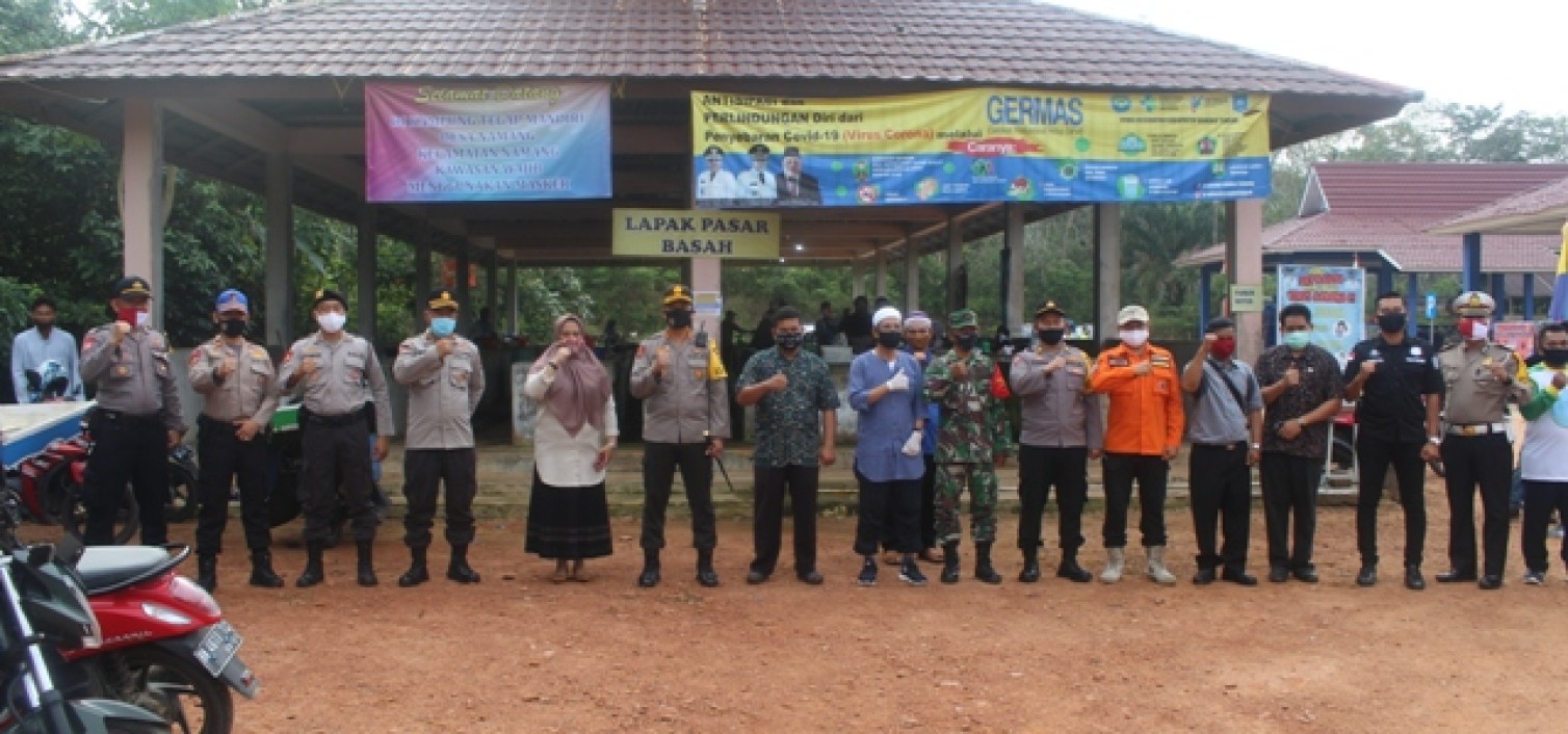 Kapolres bangka tengah, bersama jajaran Forkopimda Launching Pasar Peduli yang menerapkan protokol kesehatan Covid 19 di Desa Namang