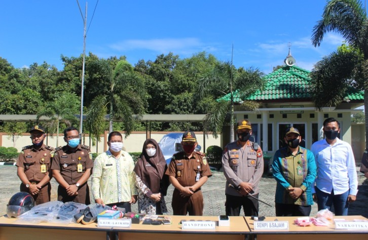 Kapolres Bangka Tengah hadiri pemusnahan barang bukti di Kantor Kejaksaan Negeri Bangka Tengah